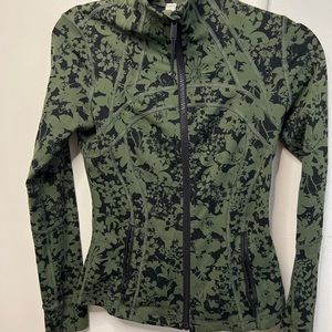 NWOT Lululemon running jacket